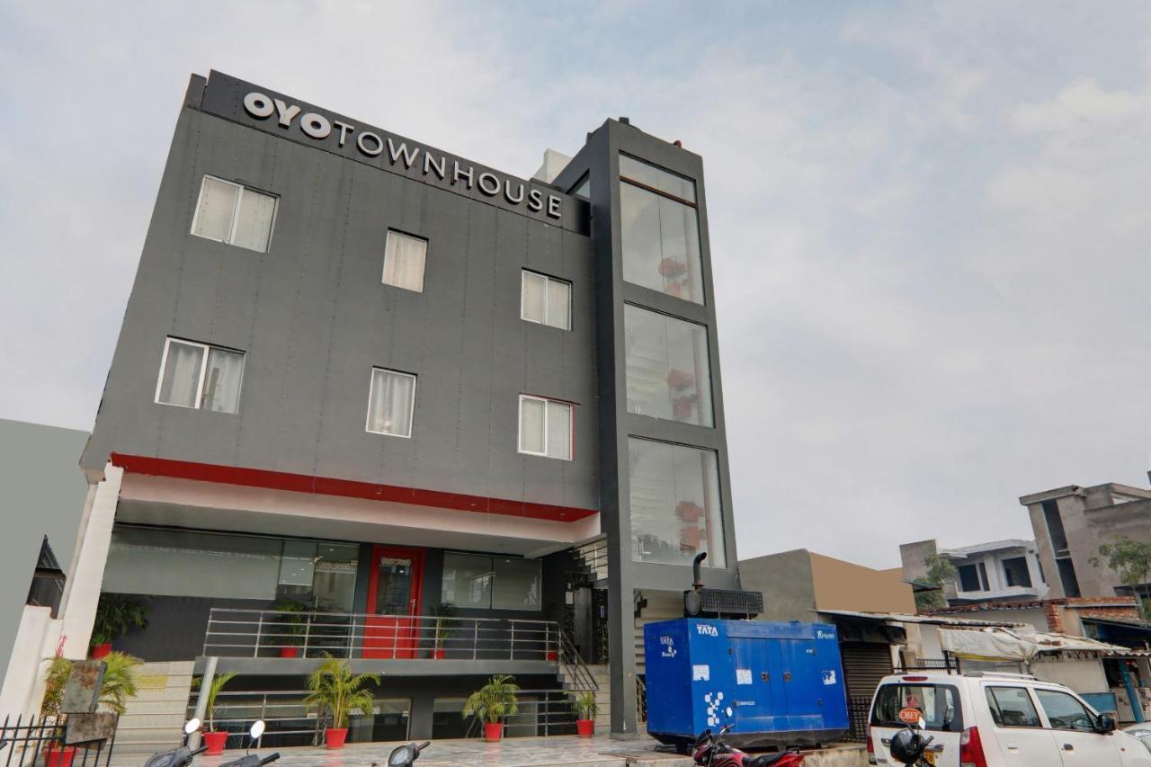 Townhouse The Shubham Hotel Bijnaur Buitenkant foto